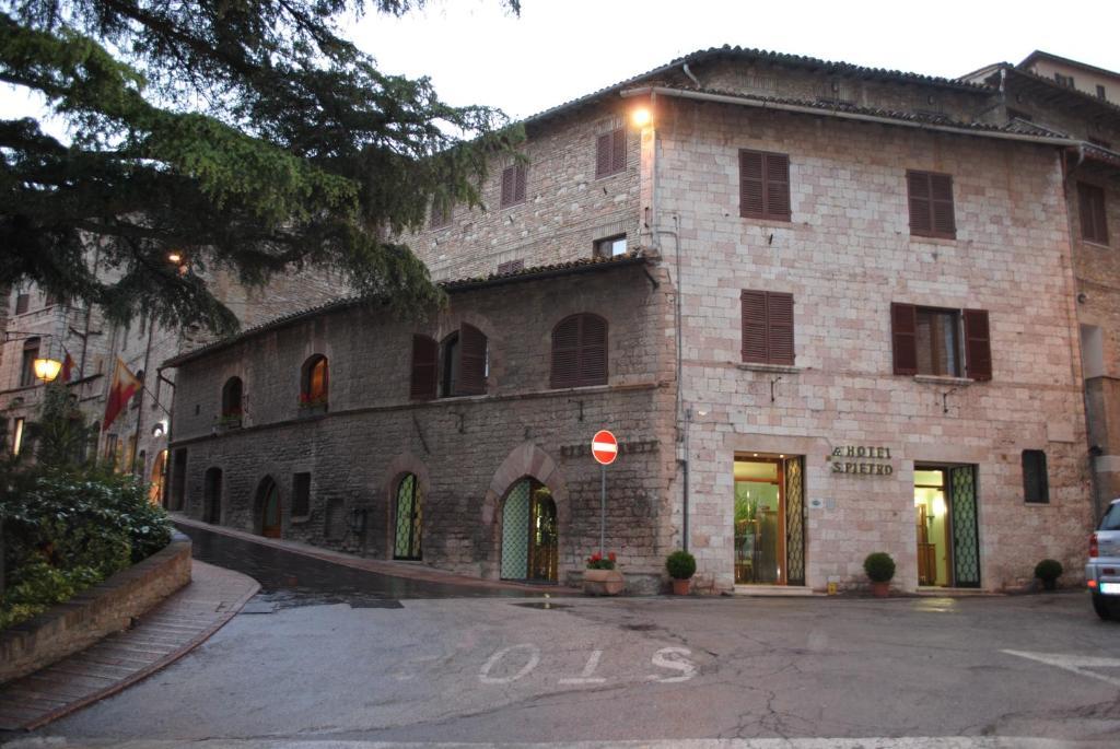Hotel San Pietro อัสซิซี ภายนอก รูปภาพ